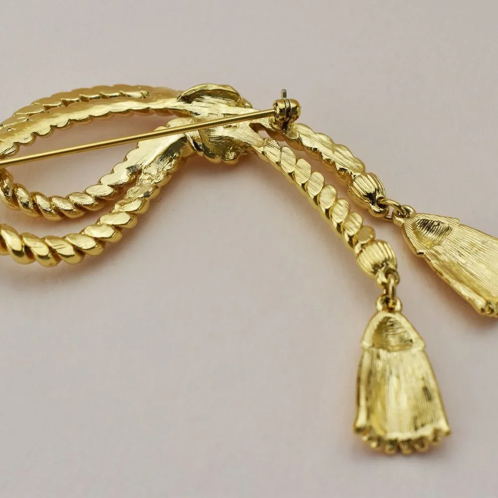 Rope knot brooch gold, large quirky lapel pin for women